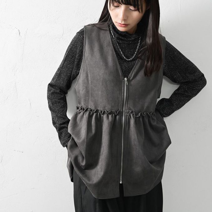 日本 ELENCARE DUE - 麂皮V領層次感傘擺拉鏈背心-焦糖棕