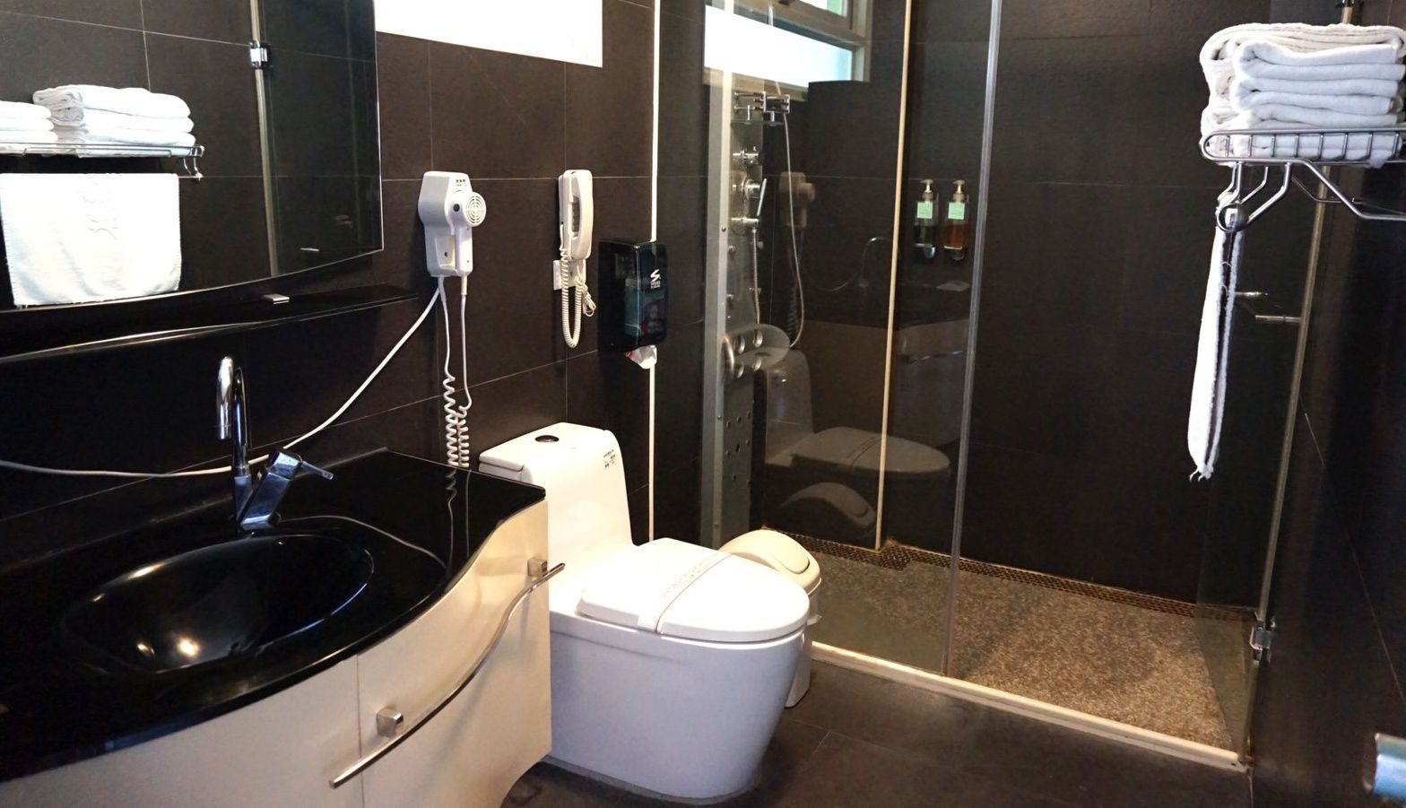 宜蘭水岸森林 - 『媽咪愛特談』平日綠光森林雙人房一泊一食住宿券-優惠效期一年