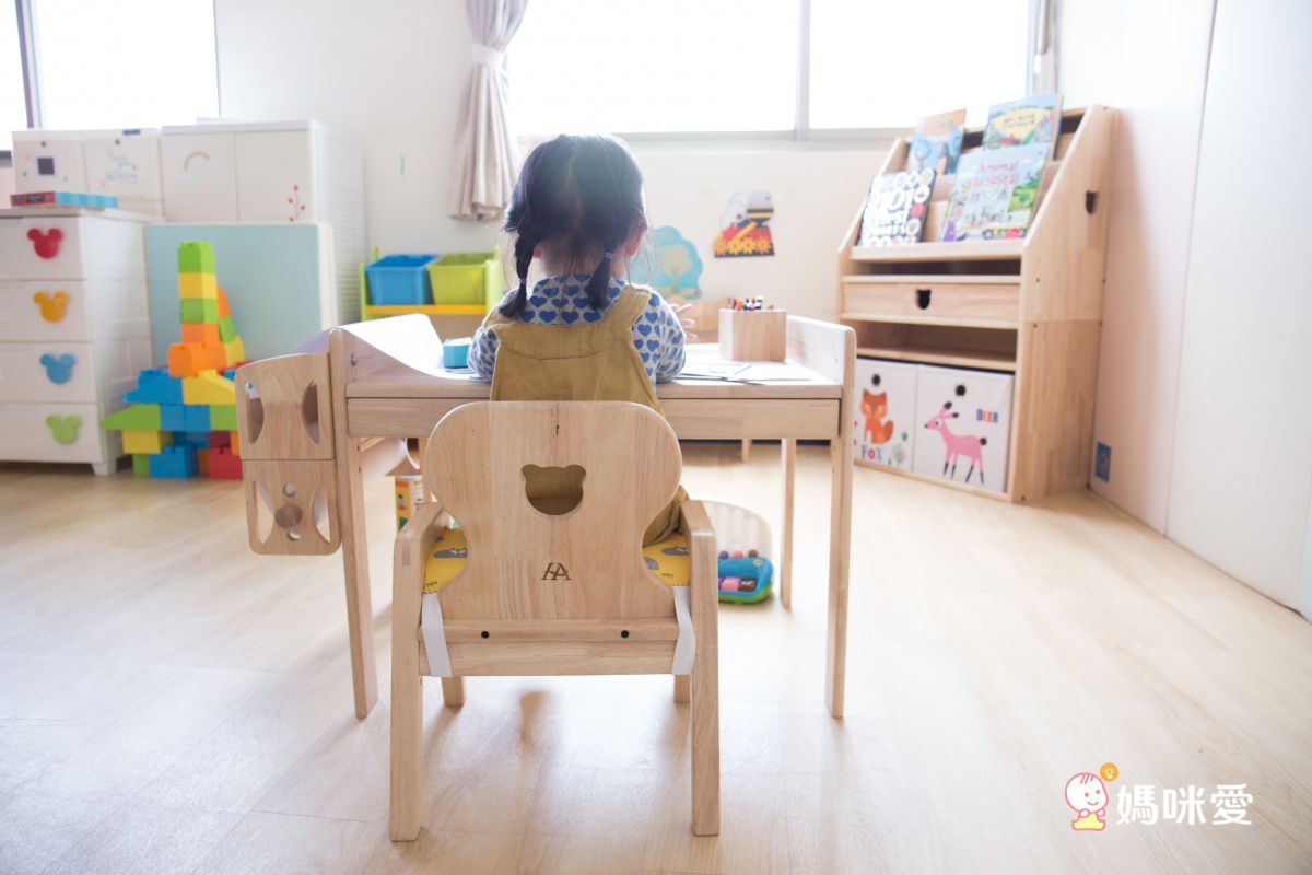 環安傢俱 - 【一般款】幼兒成長桌椅組/一桌一成長椅-一般桌+加大款小熊椅