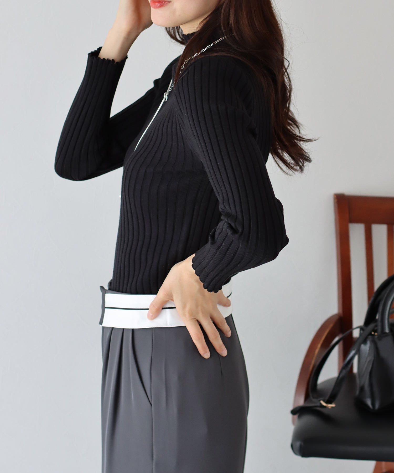 日本 BLUE EAST - 彈性百搭羅紋長袖上衣-黑