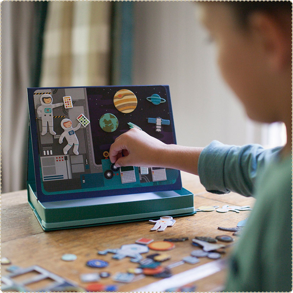 美國 Petit Collage - 磁鐵場景遊戲盒-太空冒險