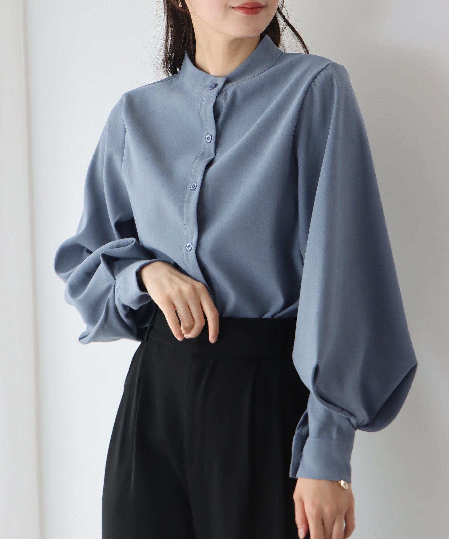 日本 BLUE EAST - 知性小立領氣球長袖襯衫-淺粉