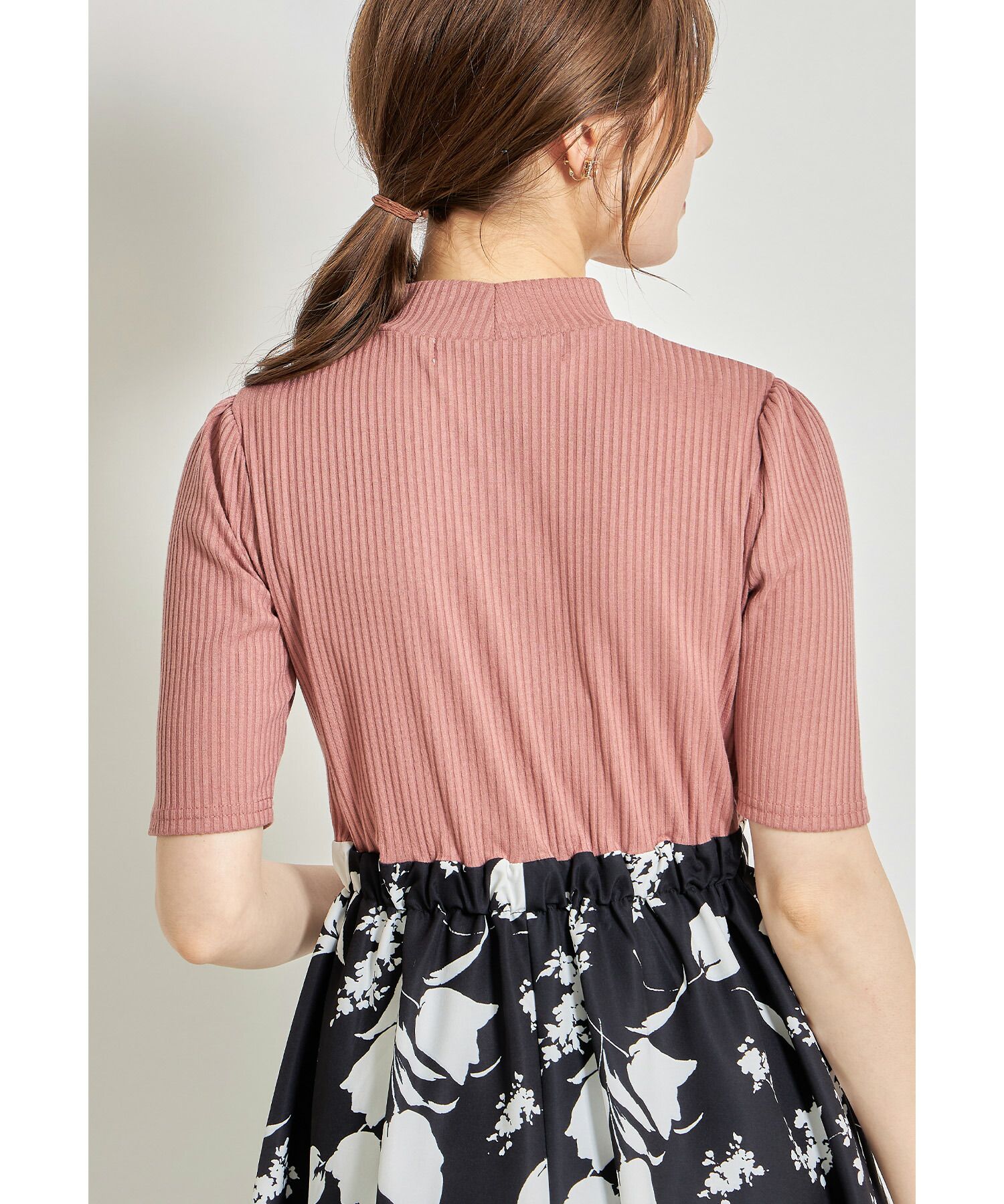 日本 tocco-closet - 修身羅紋拼接洋裝-鬱金香-黑x杏