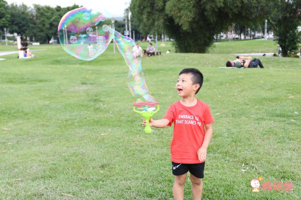 樂彩森林 - 電動泡泡機-泡中泡(附泡泡水118ml)