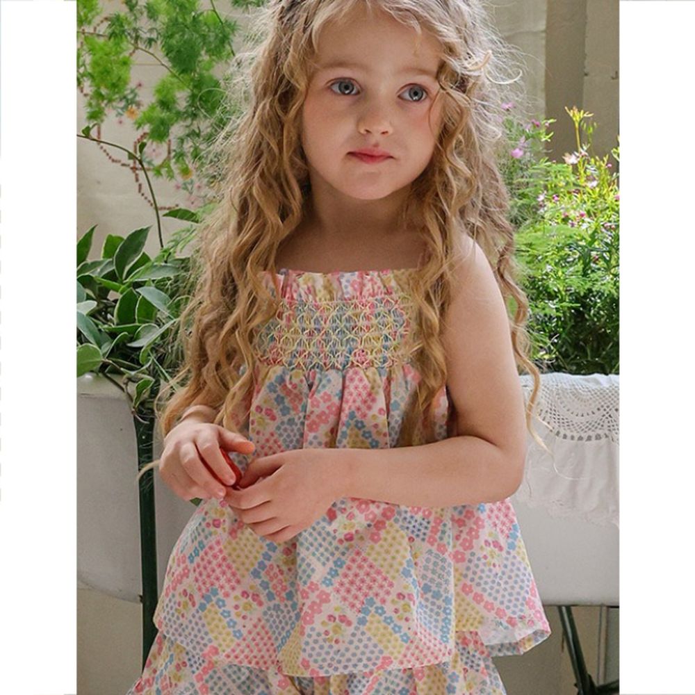 Puellaflo 繽紛花漾細肩帶背心上衣-桃粉