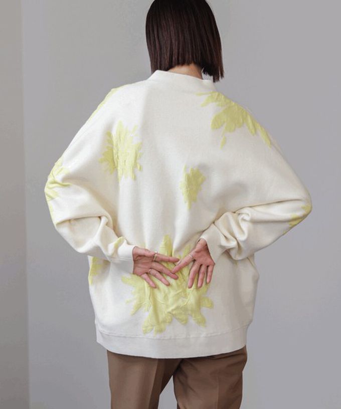 日本 Bab - 唯美花卉寬鬆感針織開襟外套-杏黑