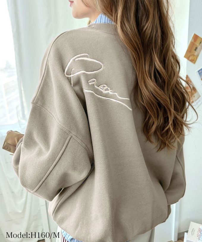 日本 Classical Elf - 背後率性logo刺繡裏起毛落肩上衣-駝色字-燕麥灰