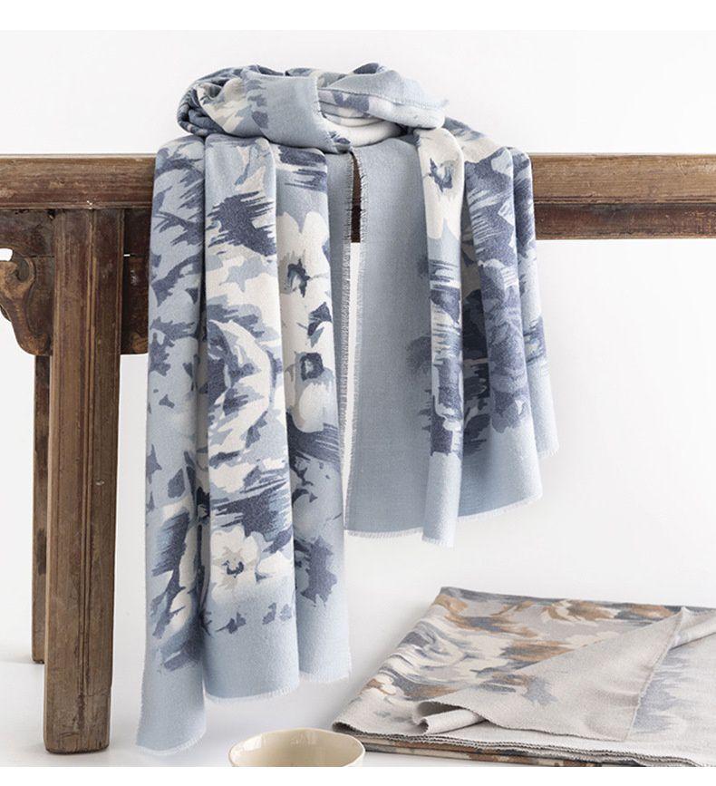 民族風渲染仿羊絨保暖圍巾-玫瑰花園-灰色 (180x60cm)