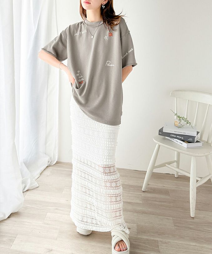 日本 Classical Elf - 率性字母塗鴉落肩寬鬆短袖T恤-燕麥