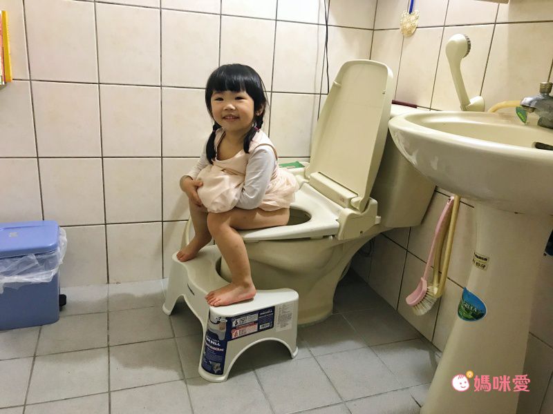 akachan honpo - 馬桶腳踏墊