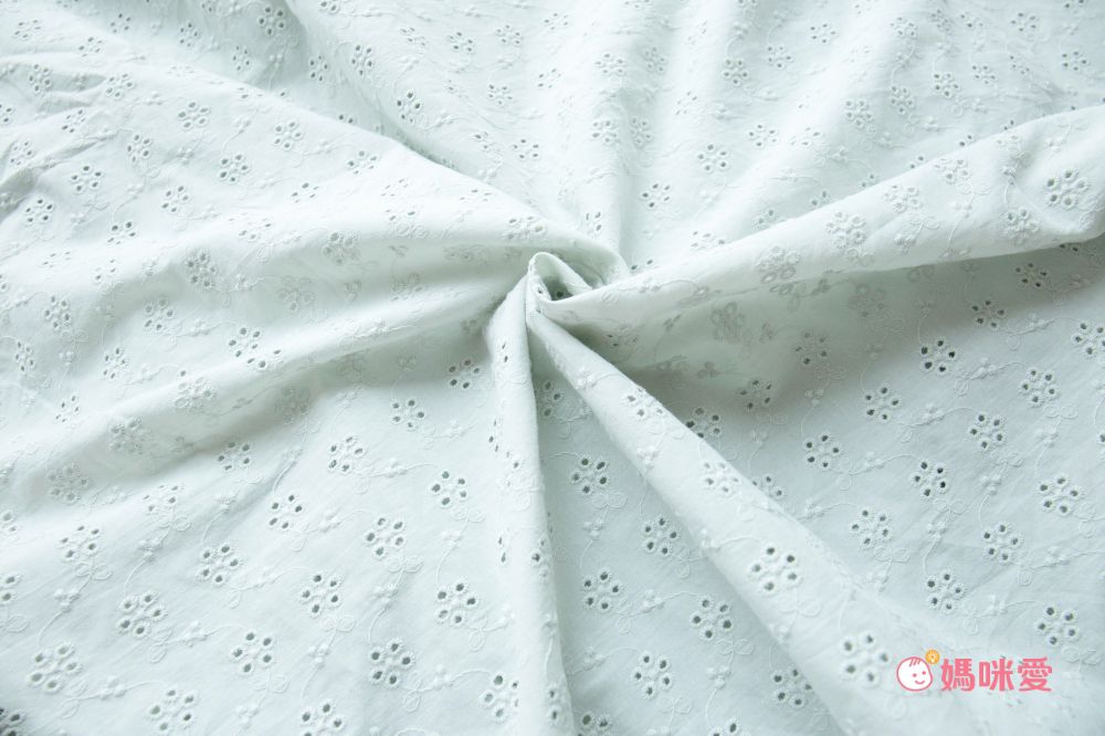 日本 Honeys - V字荷葉領七分袖襯衫-碎花-白