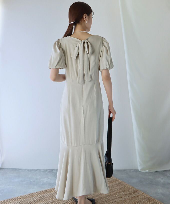 日本 BLUE EAST - 時光漫漫後綁帶泡泡袖洋裝-簡約黑