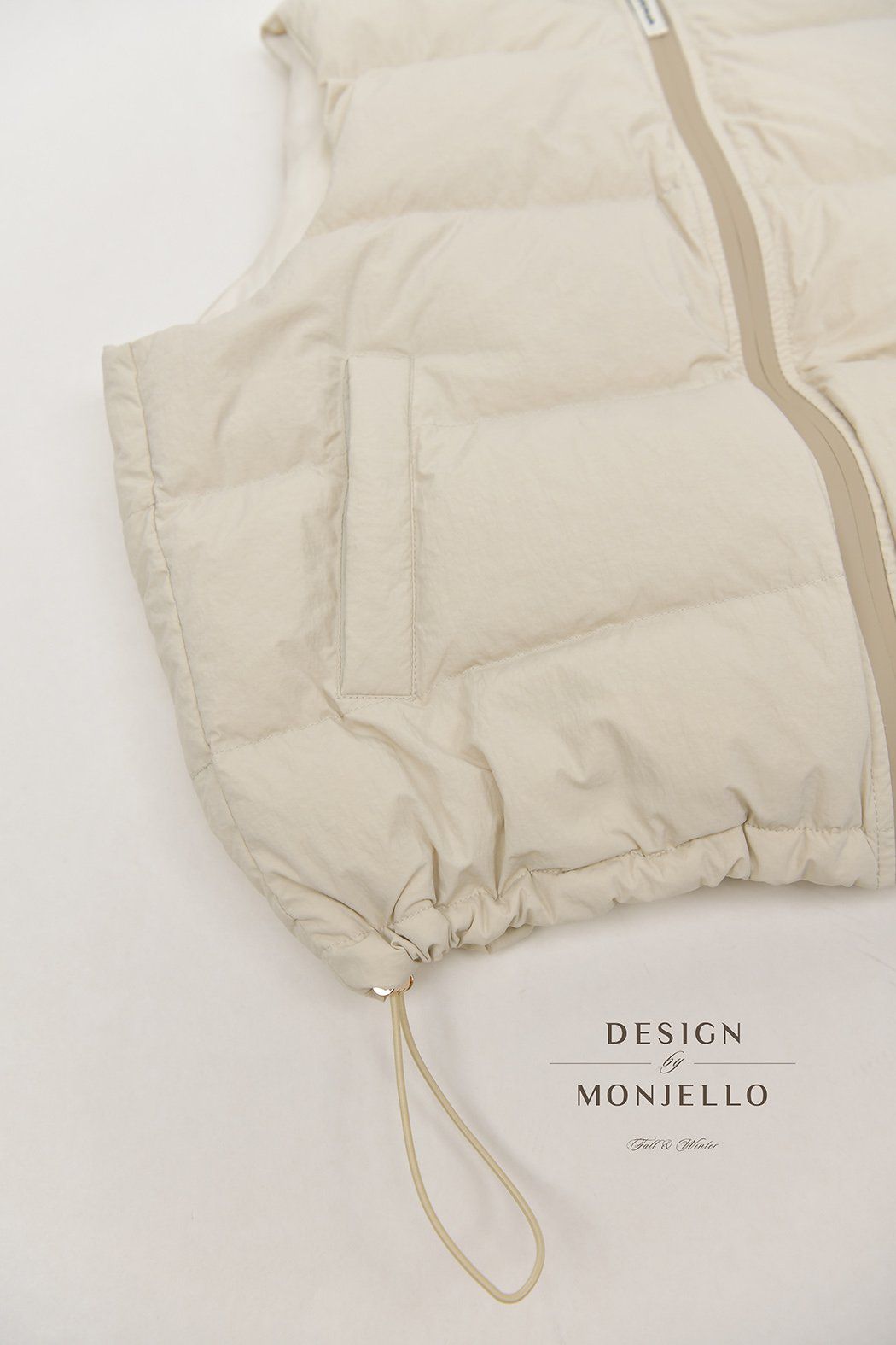 韓國 MONJELLO - (100%鴨絨)防潑水立領羽絨背心-淺卡其