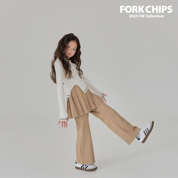 韓國 FORK CHIPS - 鬆緊腰裝飾百褶裙微喇叭長褲-卡其
