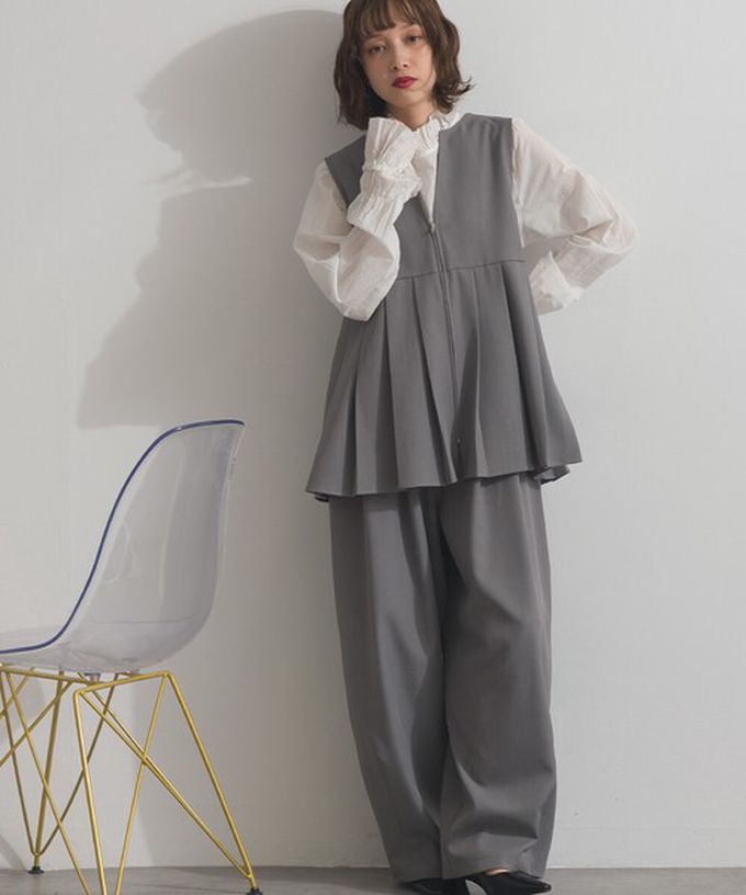 日本 ELENCARE DUE - 正式感斜紋布優雅百褶背心-海軍藍