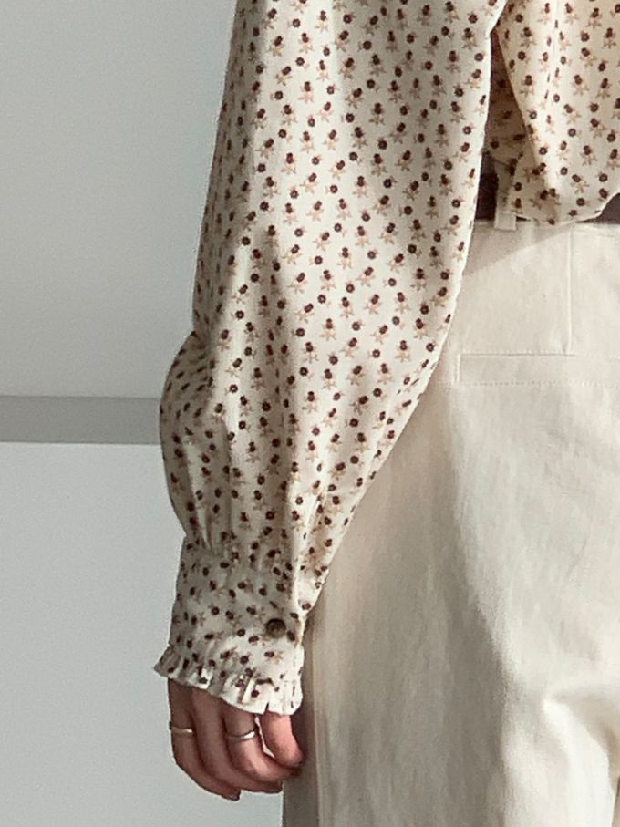 韓國女裝連線 - 滿版小花朵燈芯絨長袖襯衫-米 (FREE)