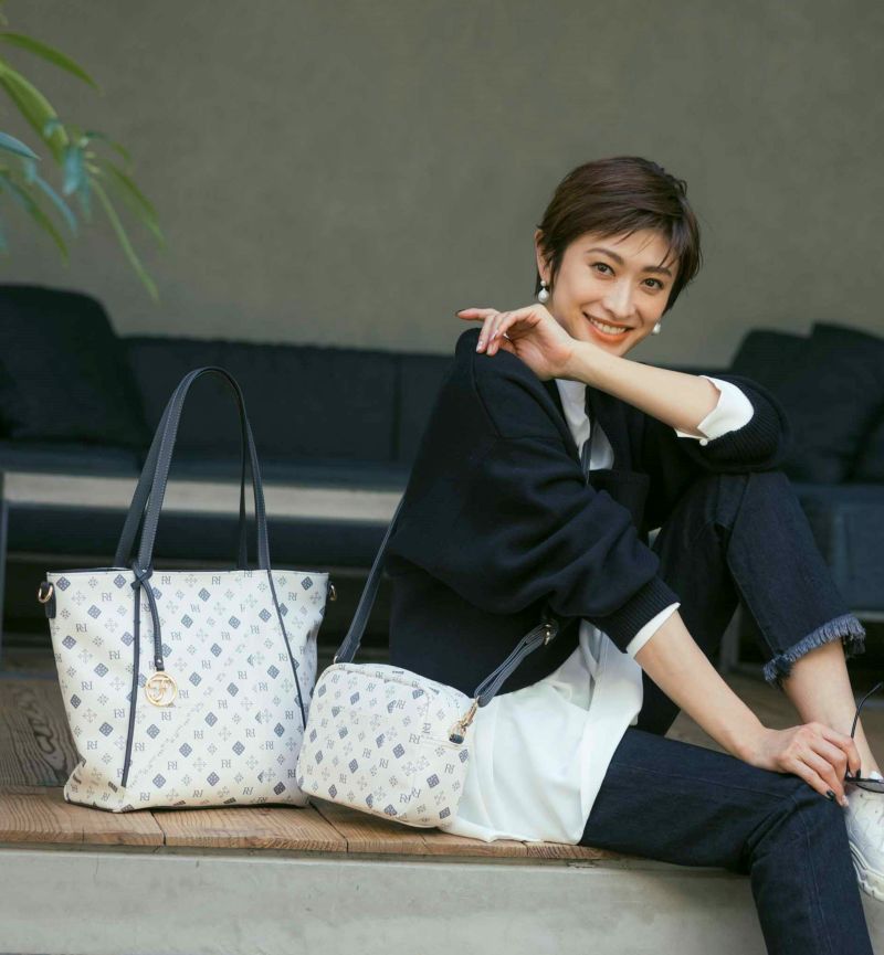 日本 FIRANO - [雜誌揭載]經典花紋仿皮托特包+側背包2件組-附摺疊購物袋-米白 (30x40x14cm)