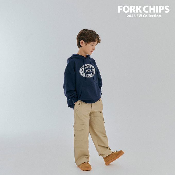韓國 FORK CHIPS - 鬆緊腰大口袋工裝寬鬆長褲-卡其