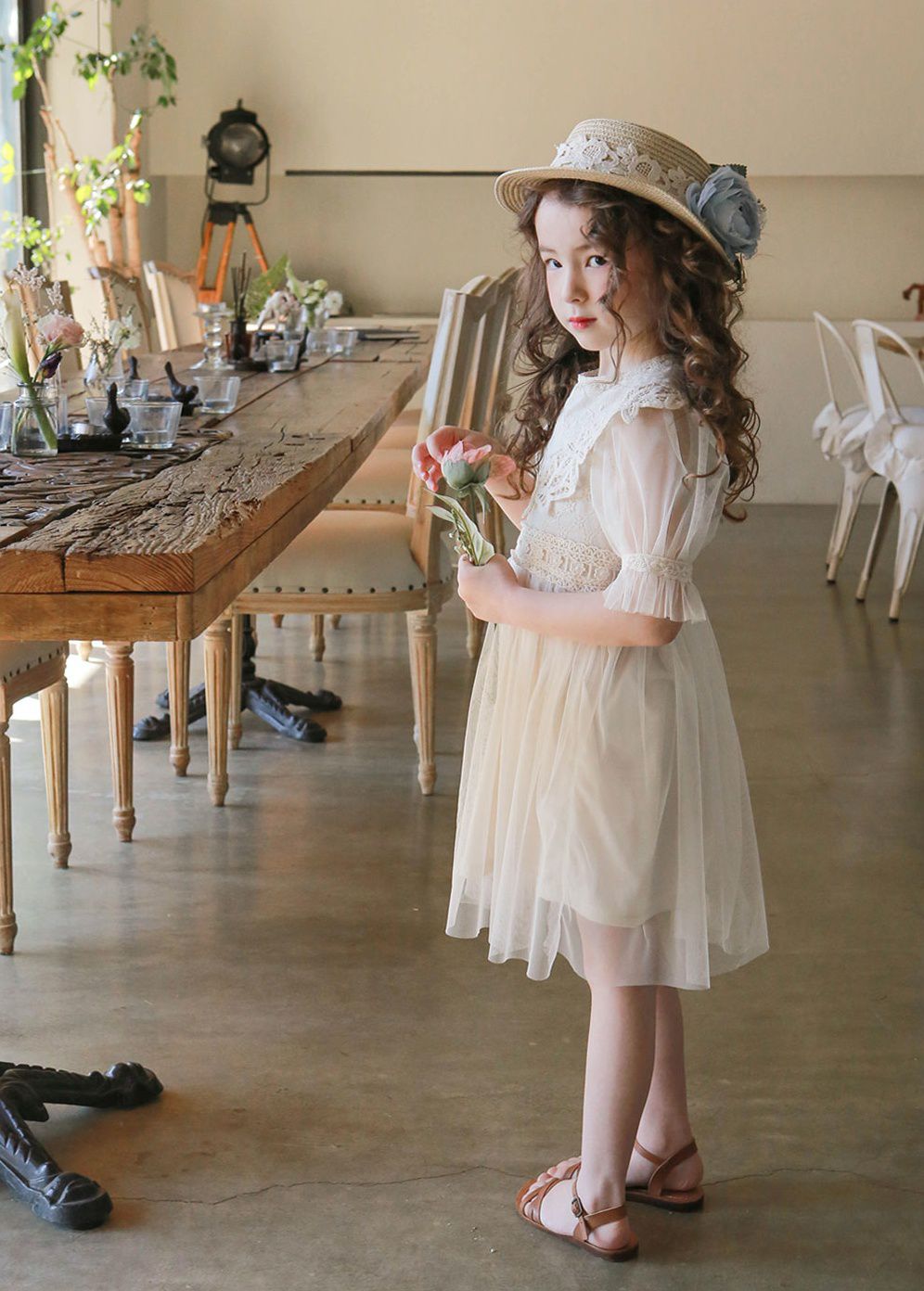 韓國 PuellaFLO - 鏤空花朵圓領網紗洋裝-米白