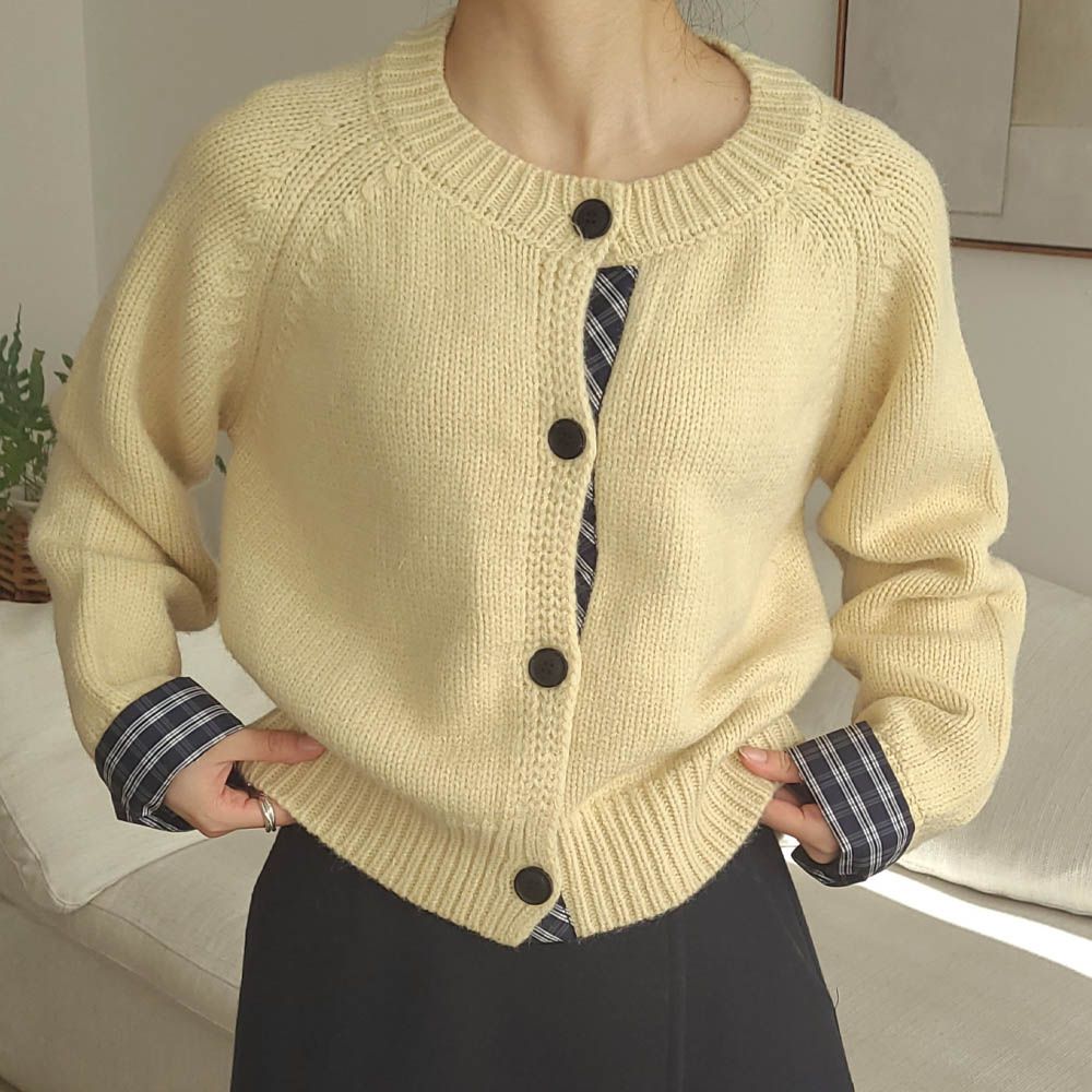 格紋點綴鈕扣針織衫/外套-奶油黃 (FREE)