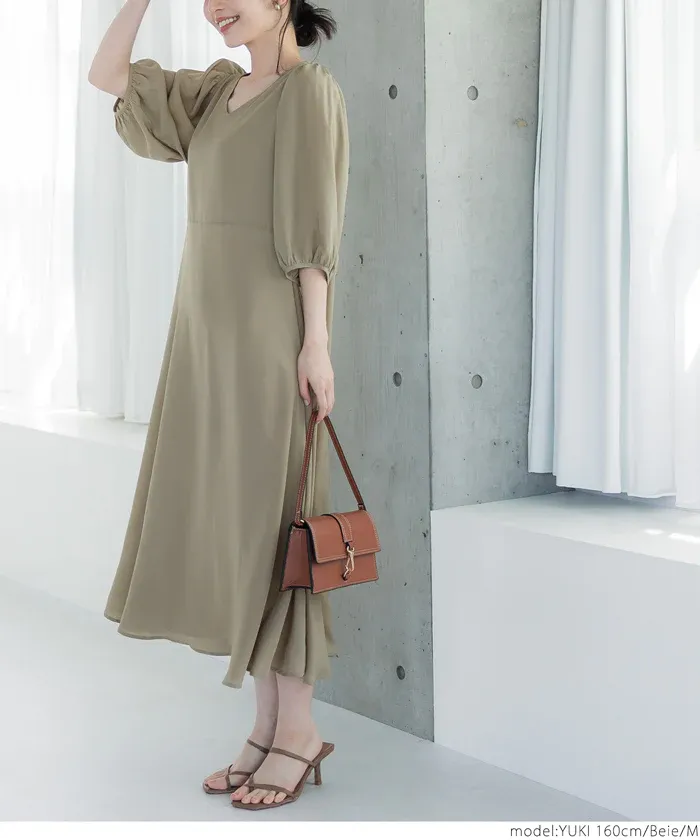 日本 COCA - 顯瘦V領收腰五分袖洋裝-米杏