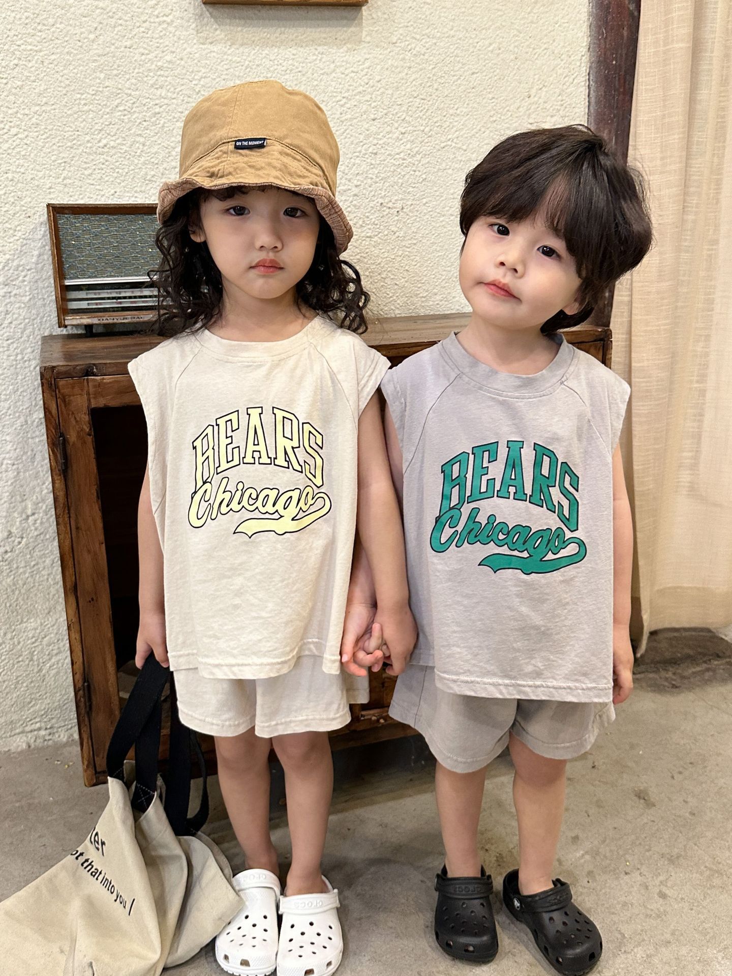 純棉圓領休閒無袖套裝-草寫英文字-灰色