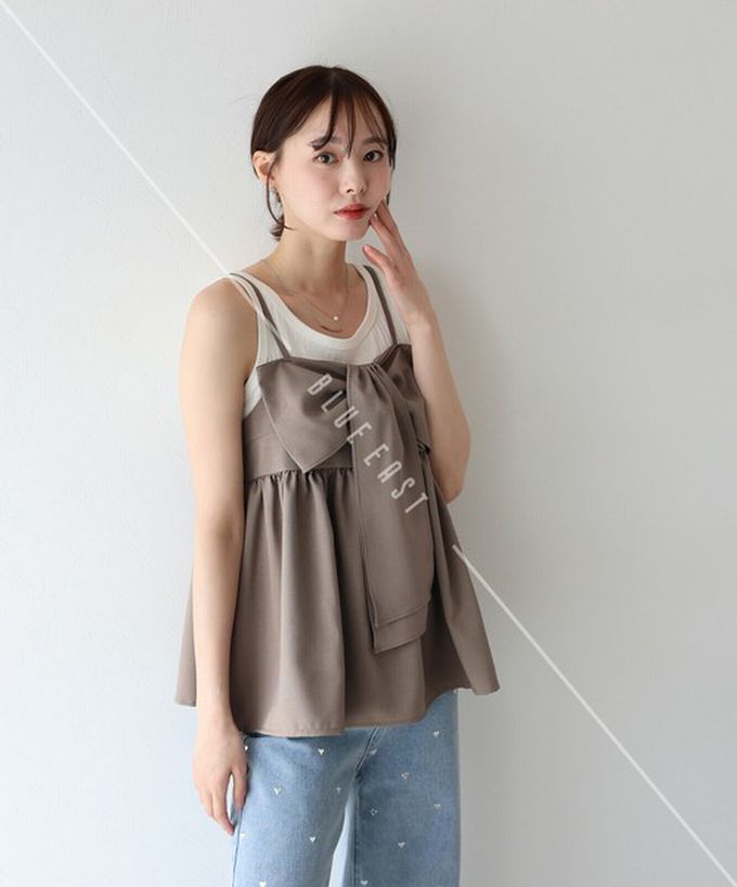 日本 BLUE EAST - 亮眼可愛蝴蝶結細肩帶上衣-黑