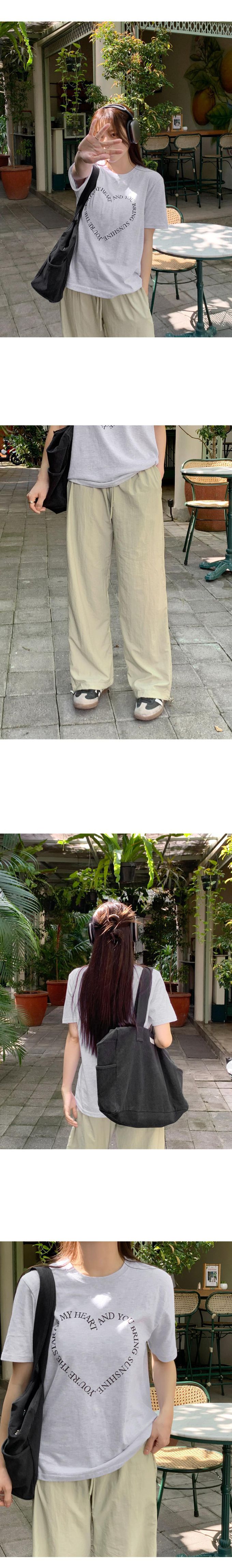 韓國 98doci - 愛心型文字印短袖上衣-白灰