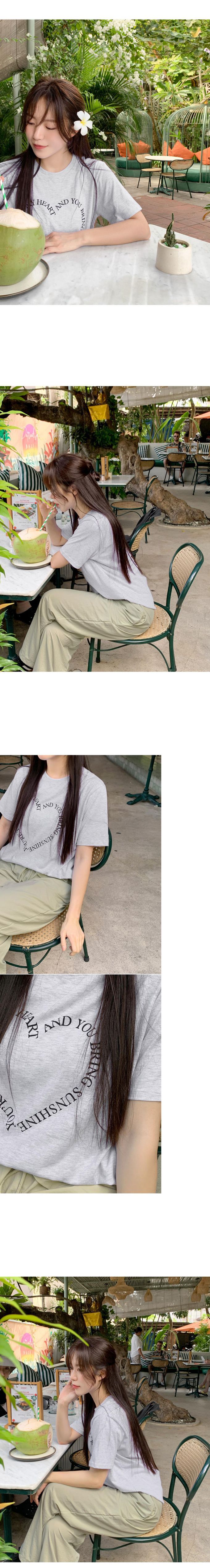 韓國 98doci - 愛心型文字印短袖上衣-白灰