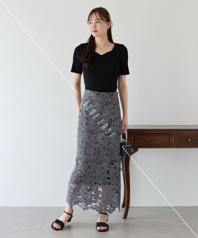 日本 BLUE EAST - 合身羅紋甜美桃心領短袖上衣-黑