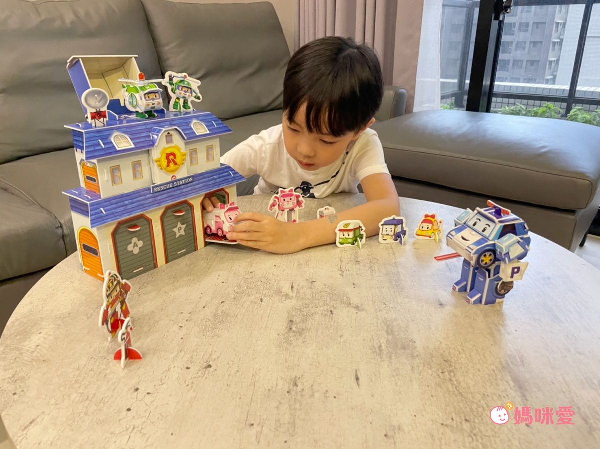 韓國最夯【韓國 ROI BOOKS】閃亮換裝寶石貼、公主彩妝遊戲書