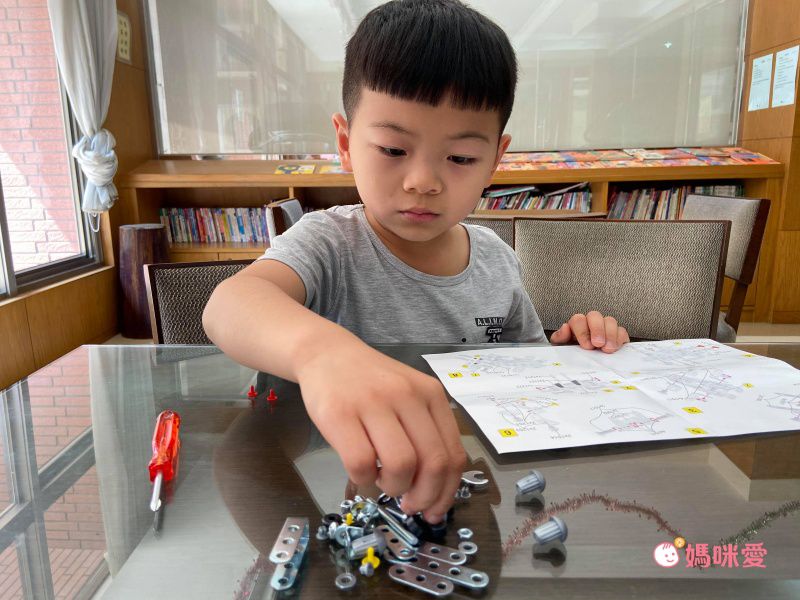 德國 eitech - 益智鋼鐵玩具-越野沙灘車-C63