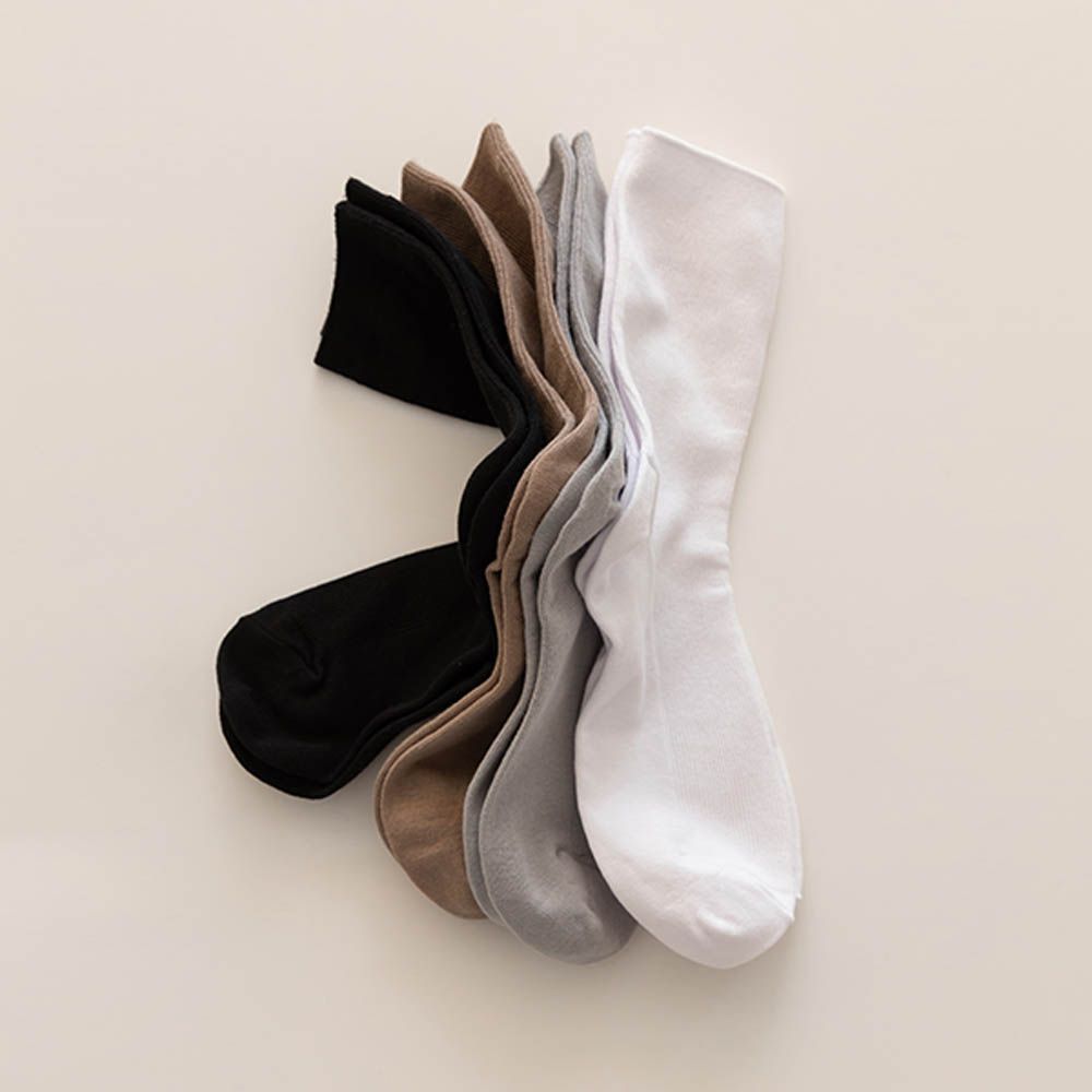 女用襪子/中筒襪4入組-黑白純色系 (220~250mm)