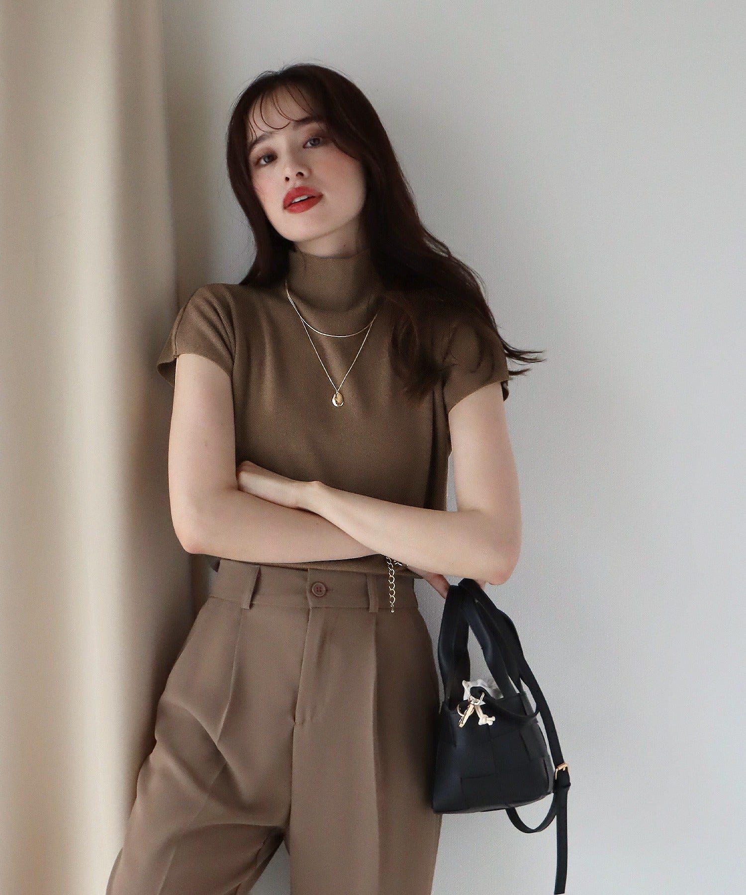 日本 BLUE EAST - 小立領法式袖薄針織上衣-橄欖綠