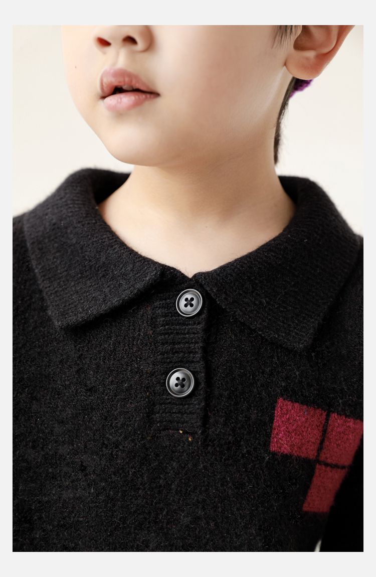 TONGMO - 復古Polo翻領針織長袖毛衣-俄羅斯方塊-黑色