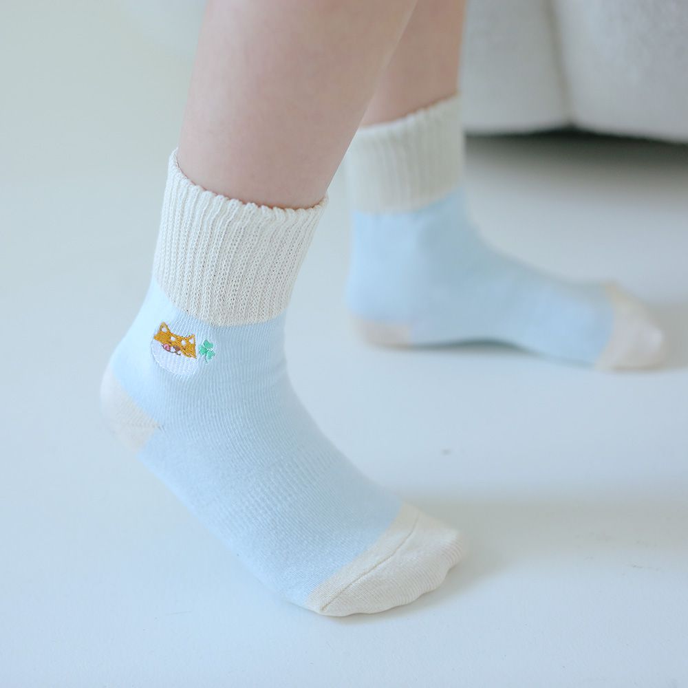 刺繡反折中筒襪-阿福(淺藍)