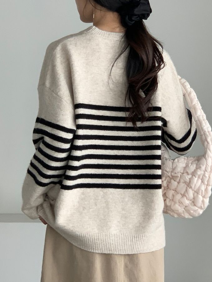 韓國女裝連線 - 條紋點綴寬鬆版型針織上衣-燕麥杏 (FREE)