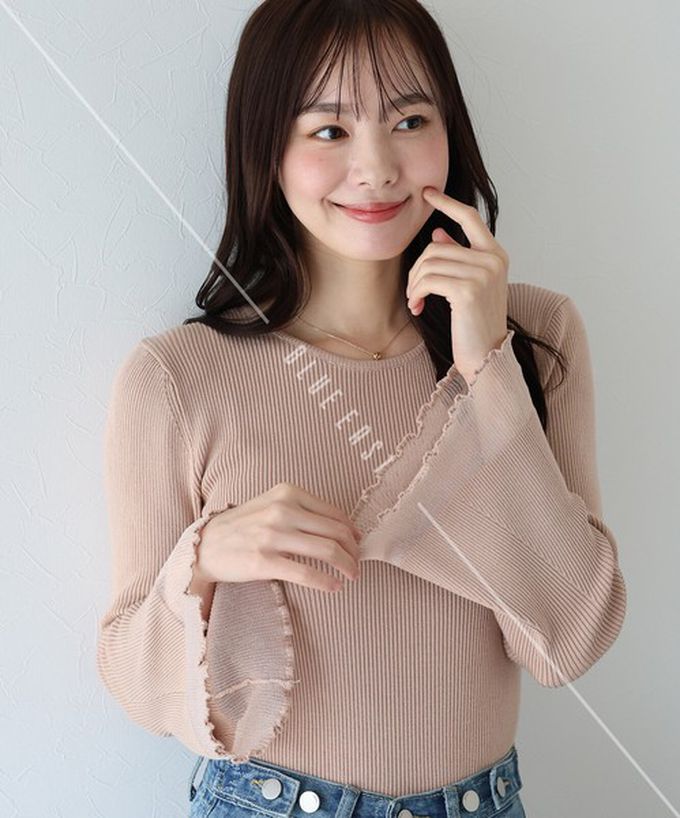 日本 BLUE EAST - 修身羅紋透膚層次喇叭長袖上衣-粉卡其