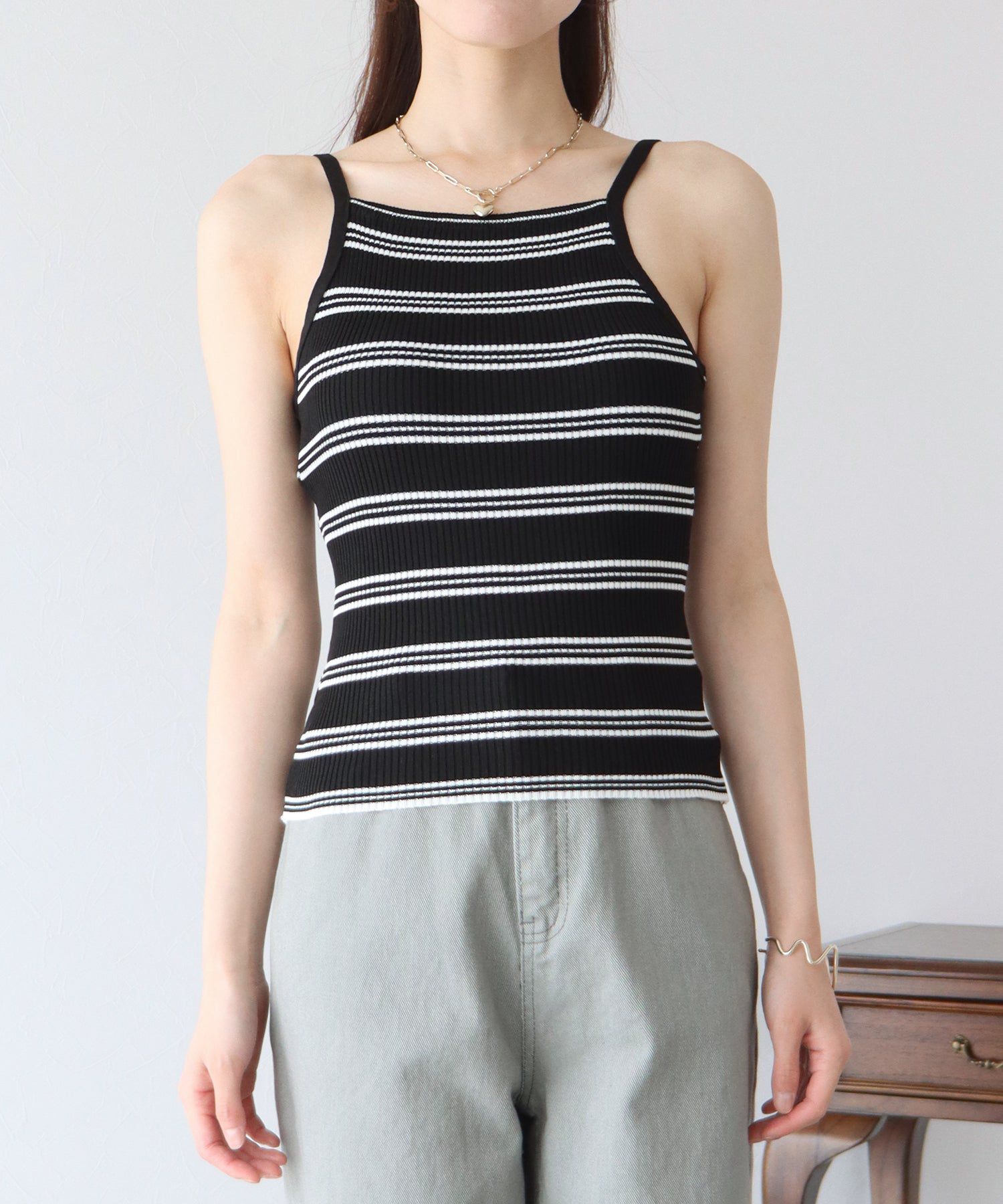 日本 BLUE EAST - 彈性羅紋無袖上衣/內搭-條紋-黑