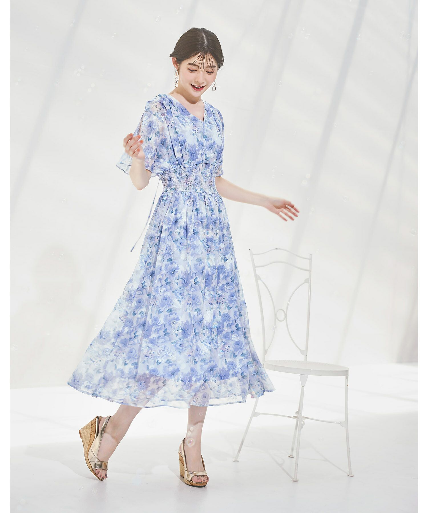 日本 tocco-closet - 後綁帶浪漫暈染碎花雪紡洋裝-水藍