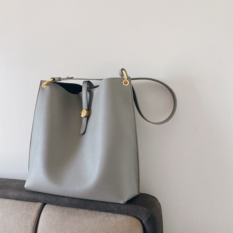 時尚手提/肩揹真皮水桶包-卡其色 (27x29x9.5cm)