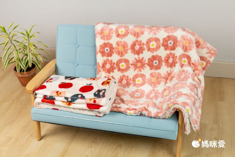 日本小泉 - 輕量極柔保暖毛毯/蓋毯-蘋果點點-深藍