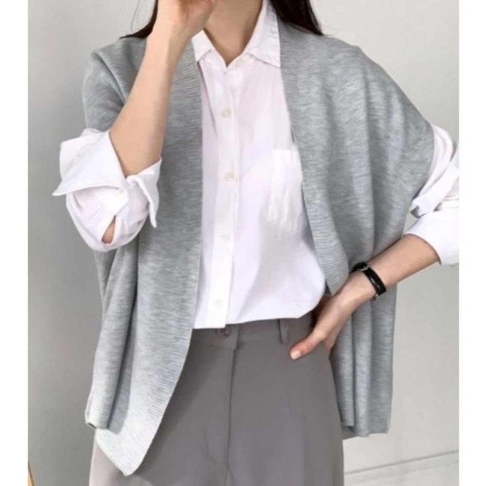 韓製 羊毛混絲無縫針織開襟背心-淺灰 (FREE)