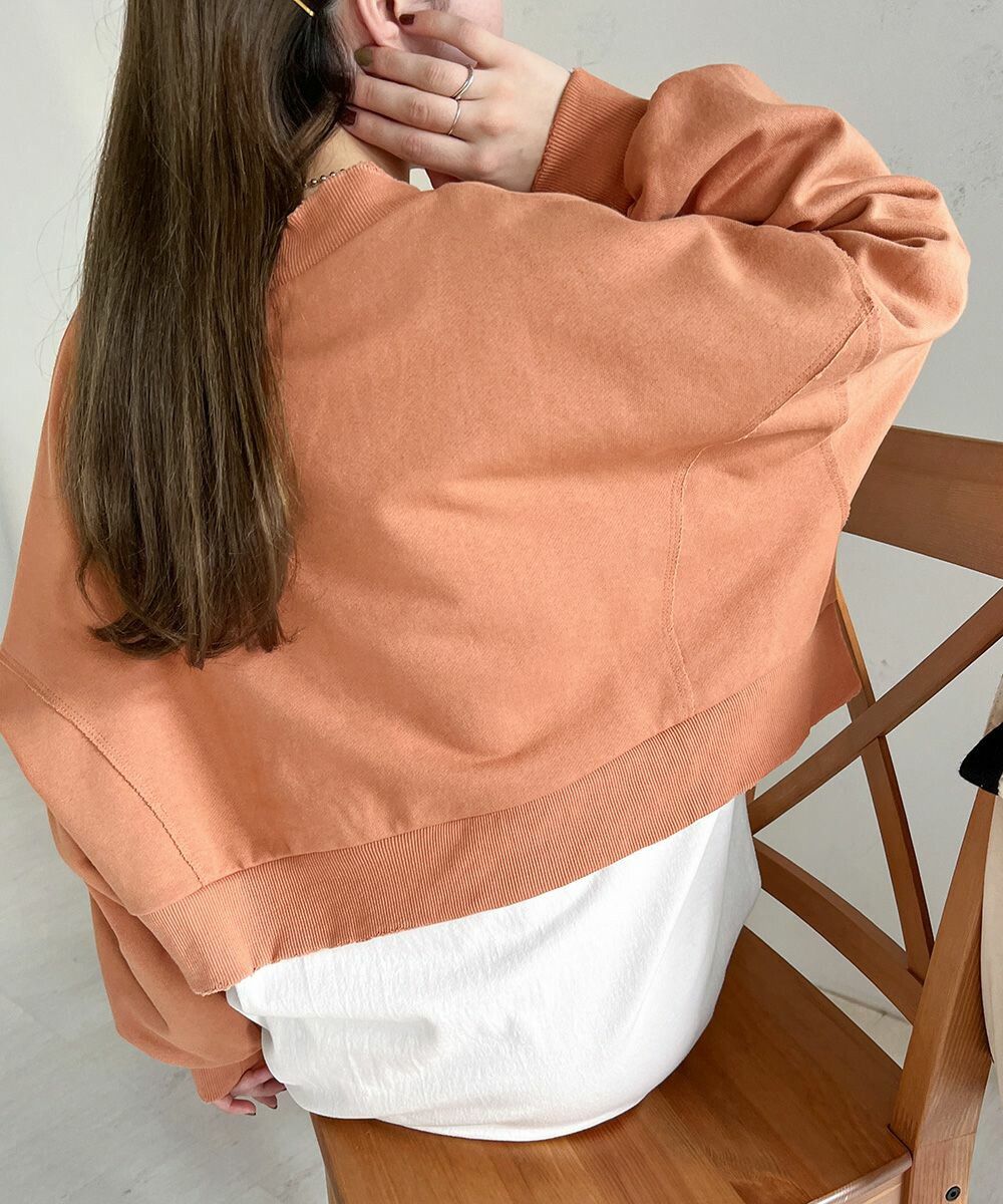 日本 Bab - V領短版泡泡袖大學T-淺軍綠