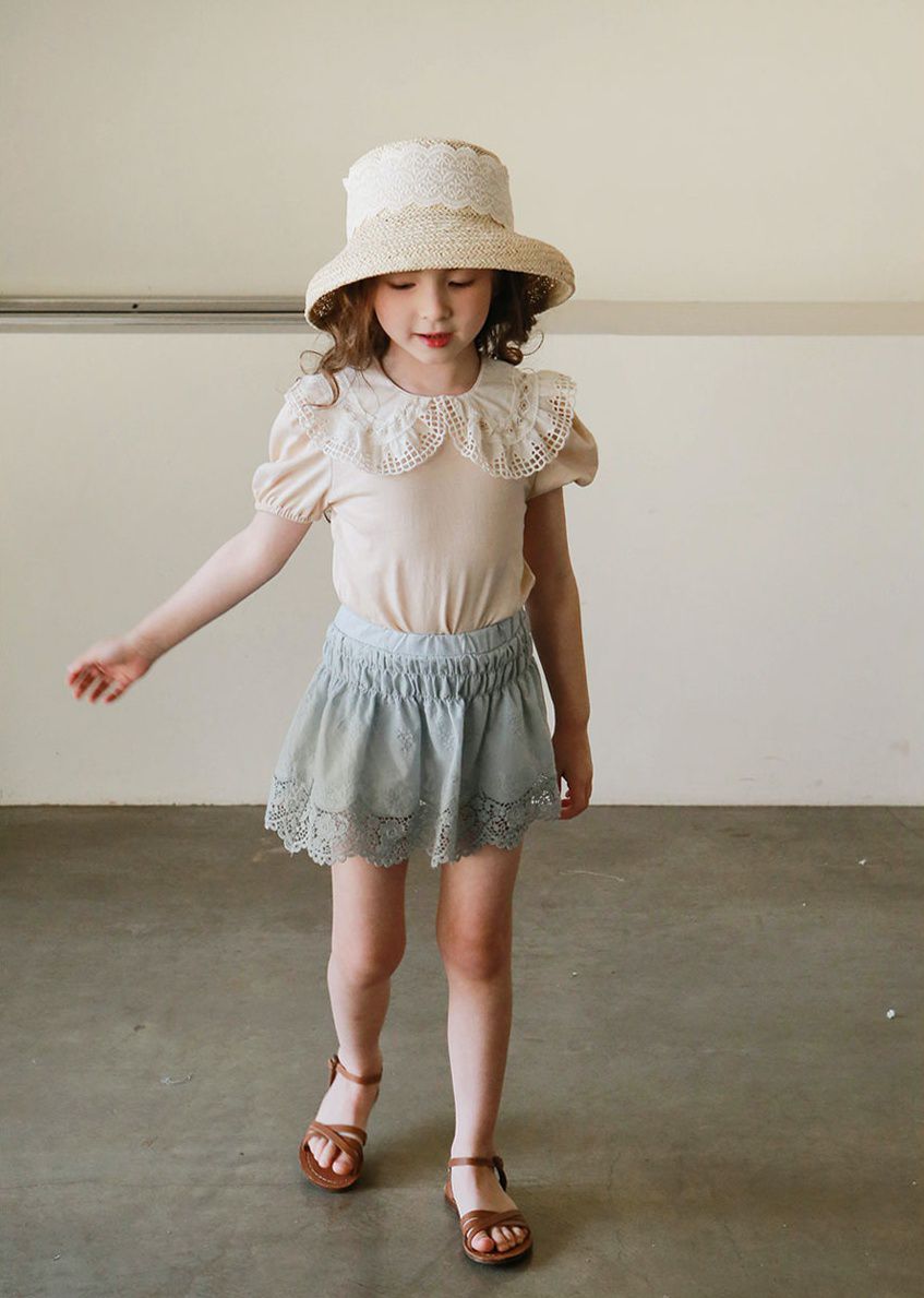 韓國 PuellaFLO - 蕾絲鏤空花瓣下襬褲裙-天藍