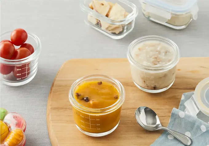 樂扣樂扣 - 超密封寶寶副食品保鮮盒+贈樂扣貓與魚海綿刷兩入組-環扣設計-黃 (150ml)-三入組