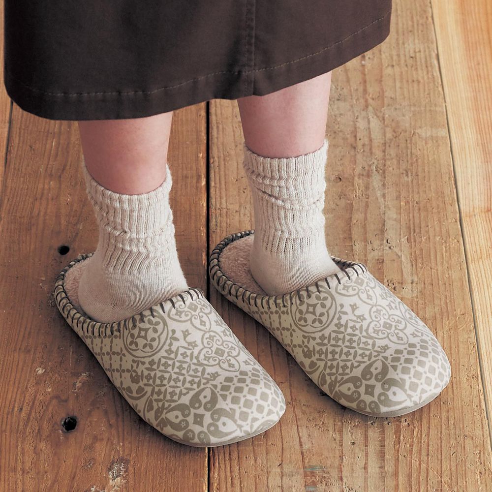 日本千趣會 - 刷毛保暖室內拖鞋-花磁磚-米