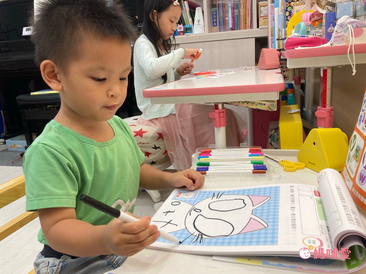 【絕美日系文具】SUMO 三角飯糰削鉛筆機、咒術迴戰文具