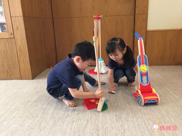 美國瑪莉莎 Melissa & Doug - MD 角色扮演-幼兒掃地清潔工具組