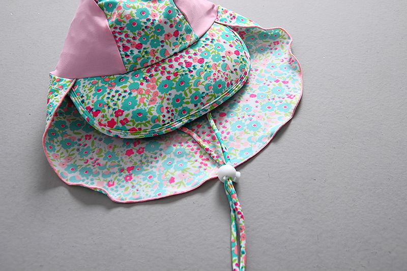 女寶長袖泳裝套裝(附帽子)-滿滿碎花-粉+綠